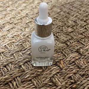 Skin nourishing serum